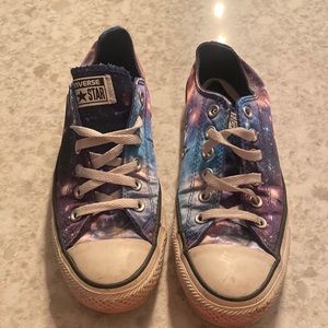 Womens galaxy style converse